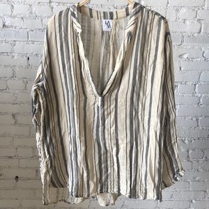 SAM & LAVI linen v neck top